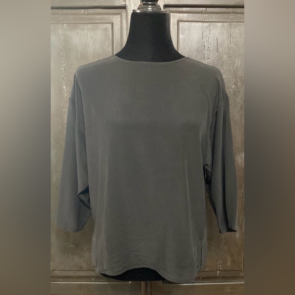 Erika VTG blk silk quarter sleeves blouse - Size Medium